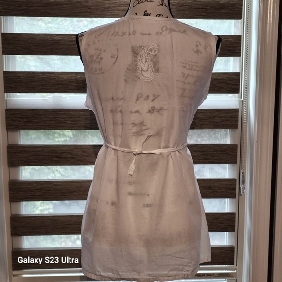 Mexican hand Embroidered top - Picture 2 of 12